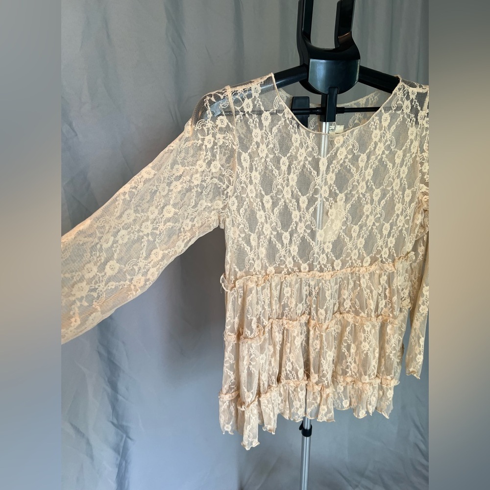 Easel Cream Lace Ruffle Blouse - Picture 3 of 8